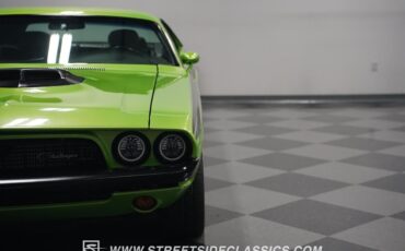 Dodge-Challenger-1972-Hardtop-23