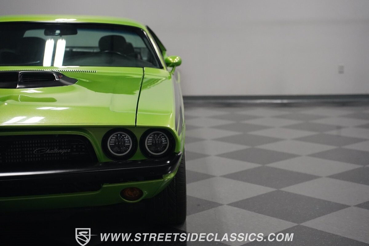 Dodge-Challenger-1972-Hardtop-23