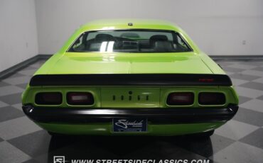 Dodge-Challenger-1972-Hardtop-28