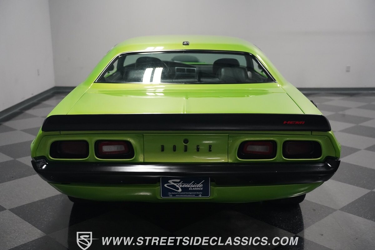 Dodge-Challenger-1972-Hardtop-28