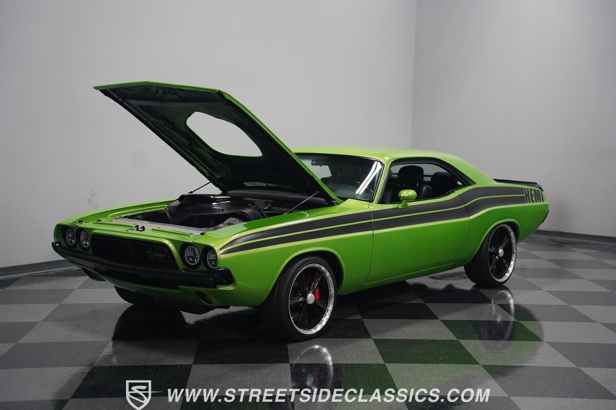 Dodge-Challenger-1972-Hardtop-35