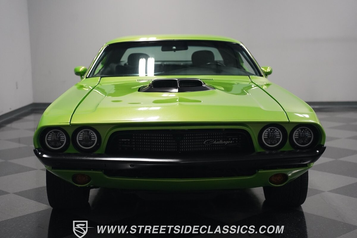 Dodge-Challenger-1972-Hardtop-5