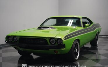 Dodge-Challenger-1972-Hardtop-6