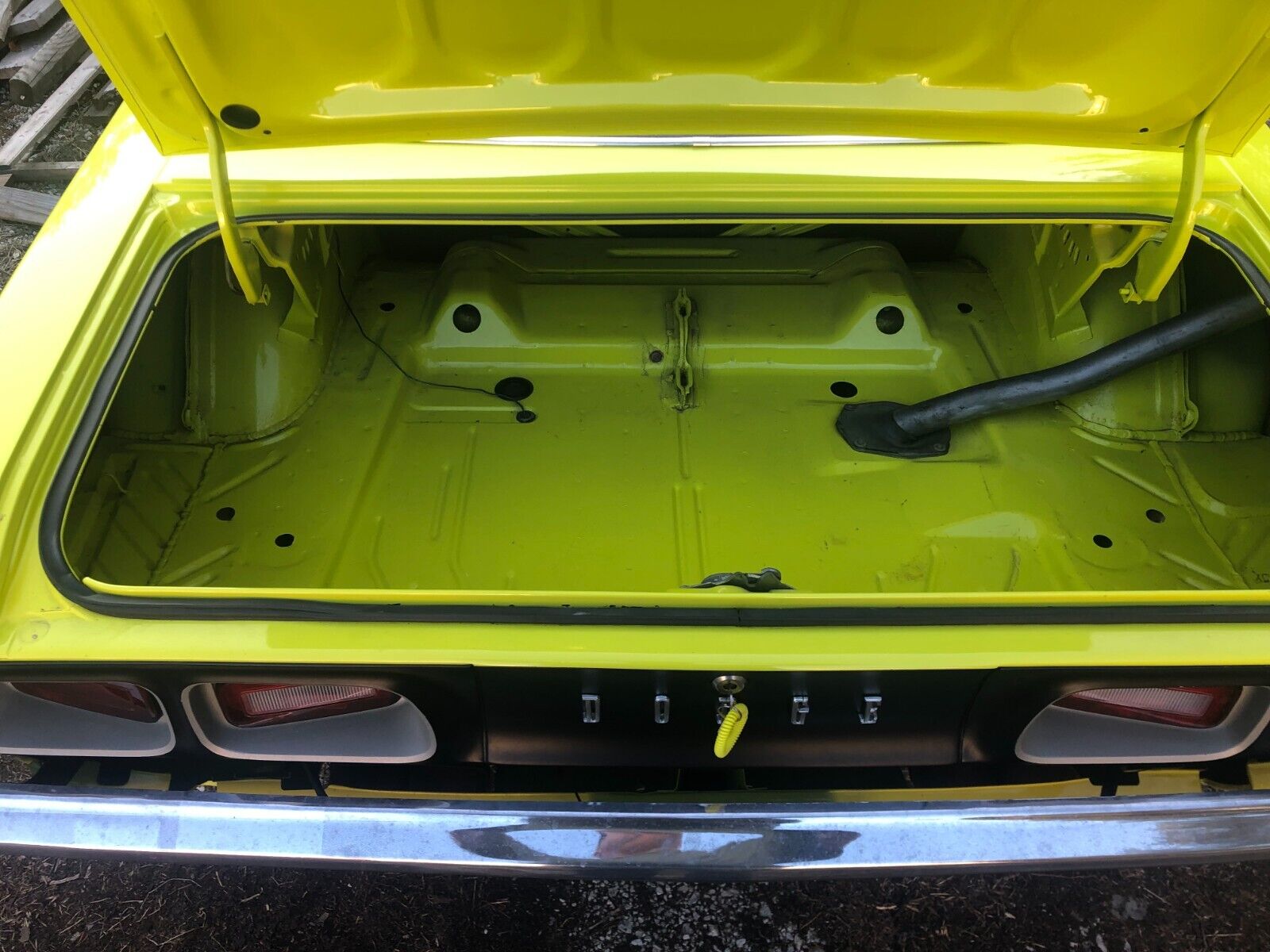 Dodge-Challenger-1974-Coupe-32