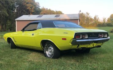Dodge-Challenger-1974-Coupe-5