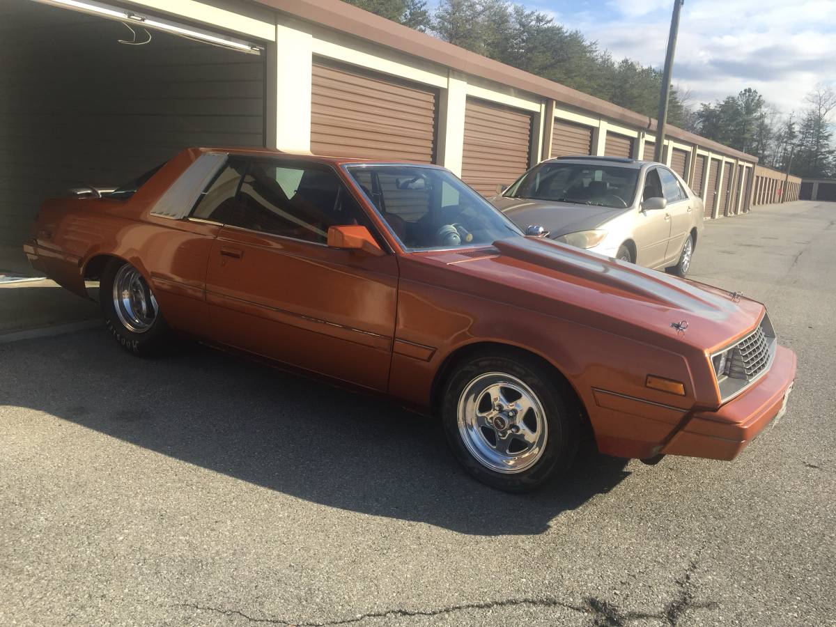 Dodge-Challenger-1981-orange-3