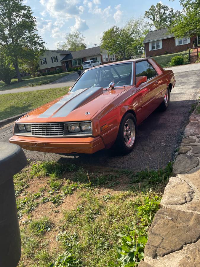 Dodge-Challenger-1981-orange