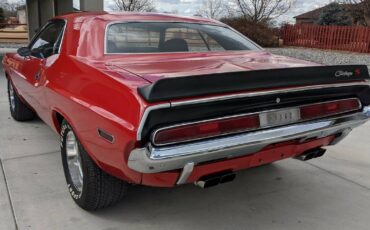 Dodge-Challenger-rt-1970-red-2