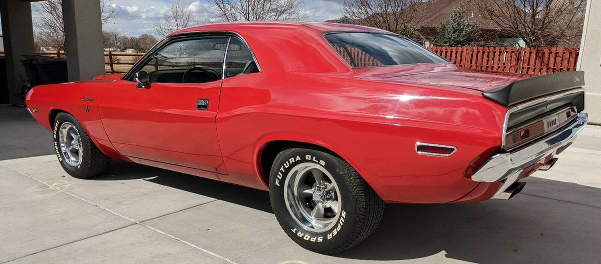 Dodge-Challenger-rt-1970-red-3