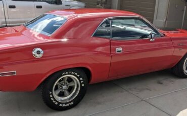 Dodge-Challenger-rt-1970-red-4