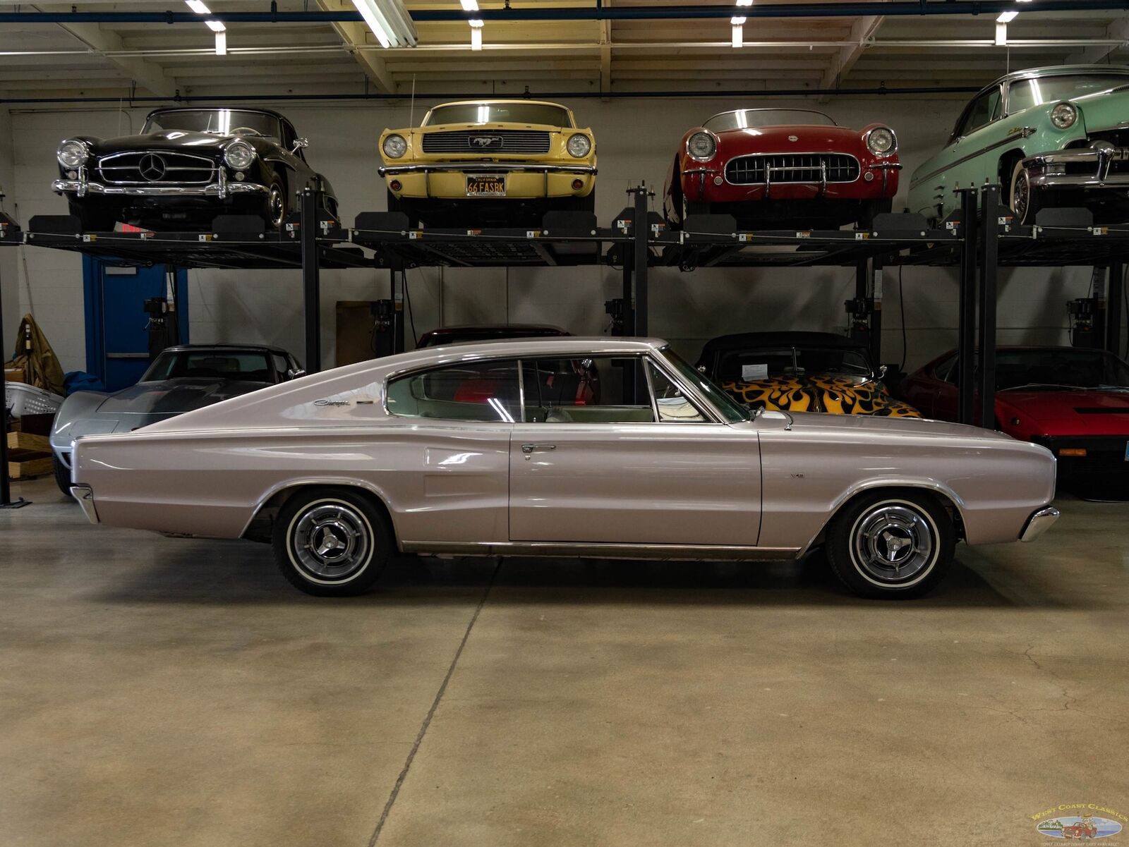 Dodge-Charger-1966-2-Door-Fastback-Hardtop-2
