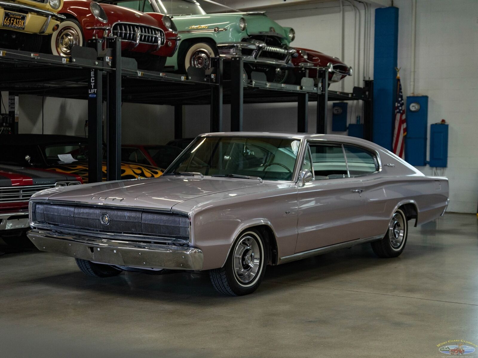Dodge-Charger-1966-2-Door-Fastback-Hardtop