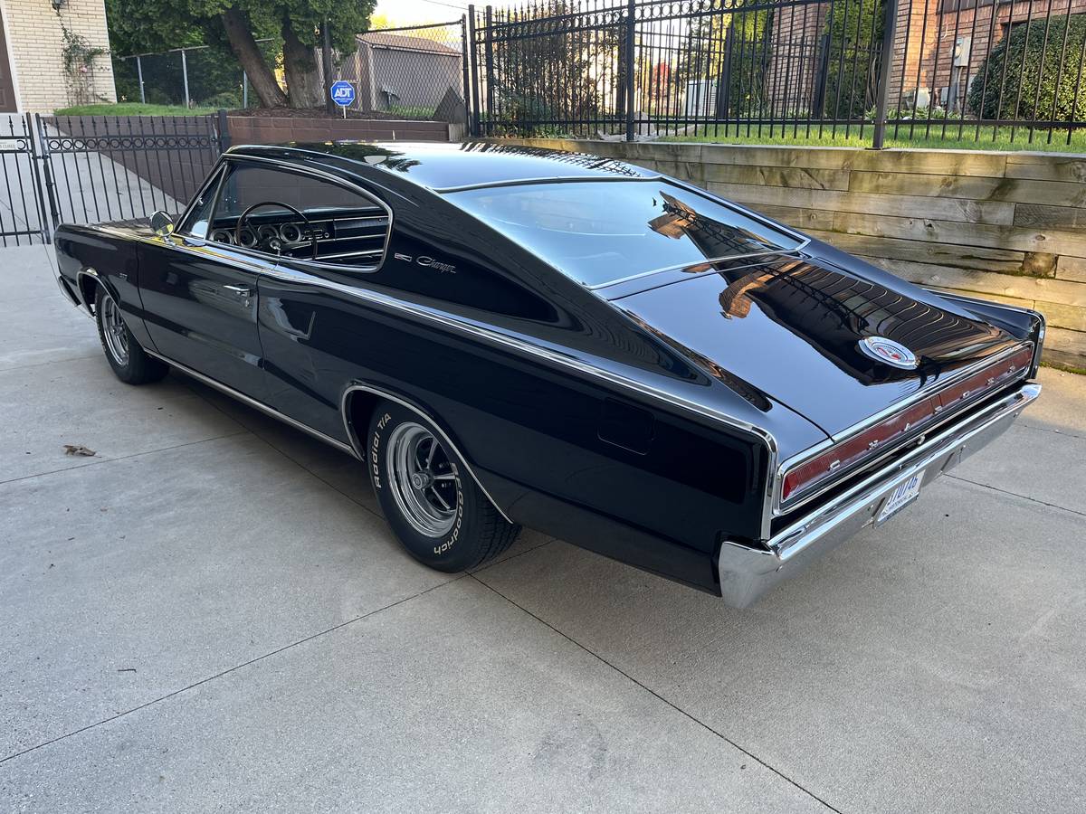 Dodge-Charger-1966-black-1