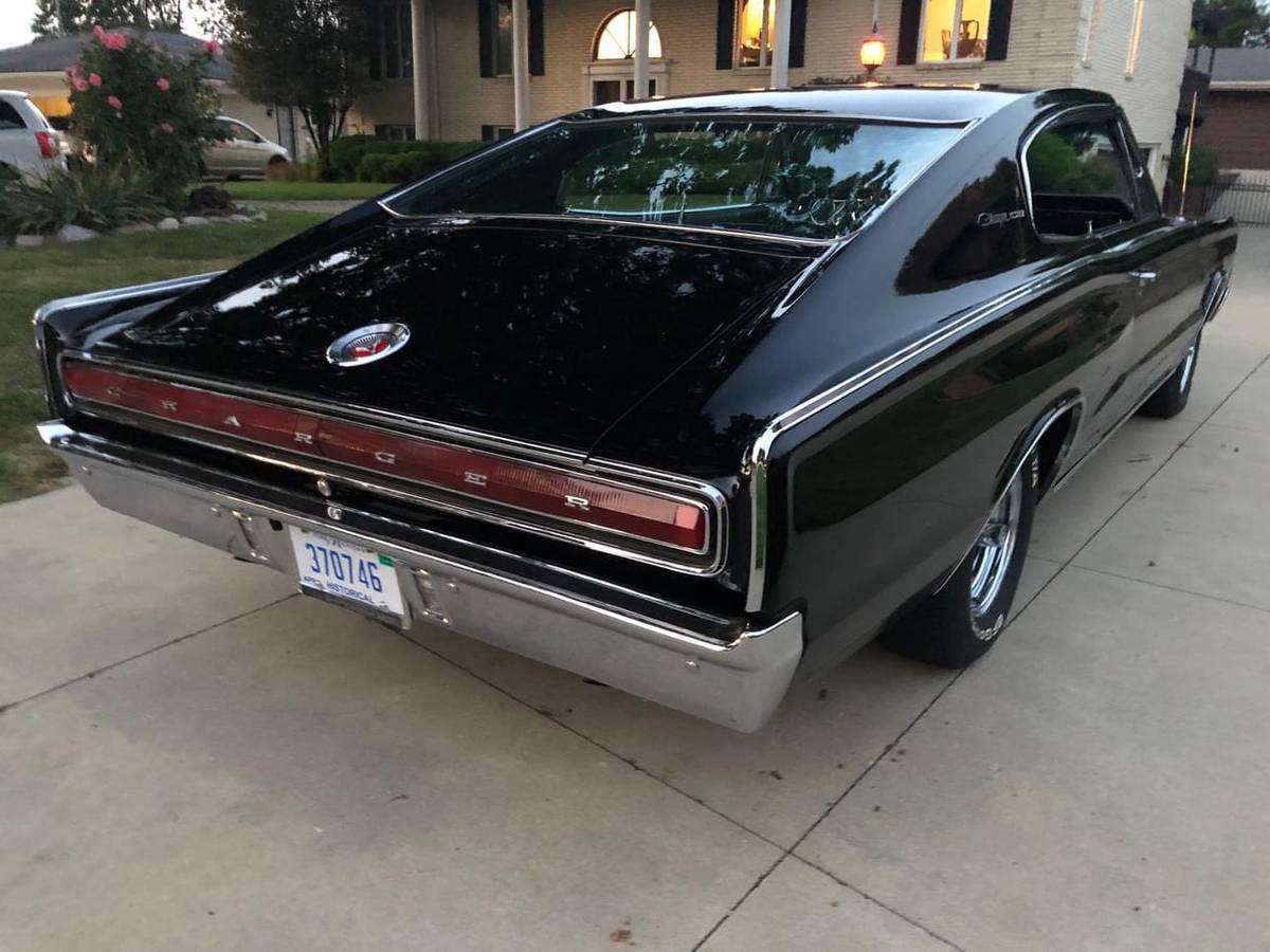 Dodge-Charger-1966-black-21