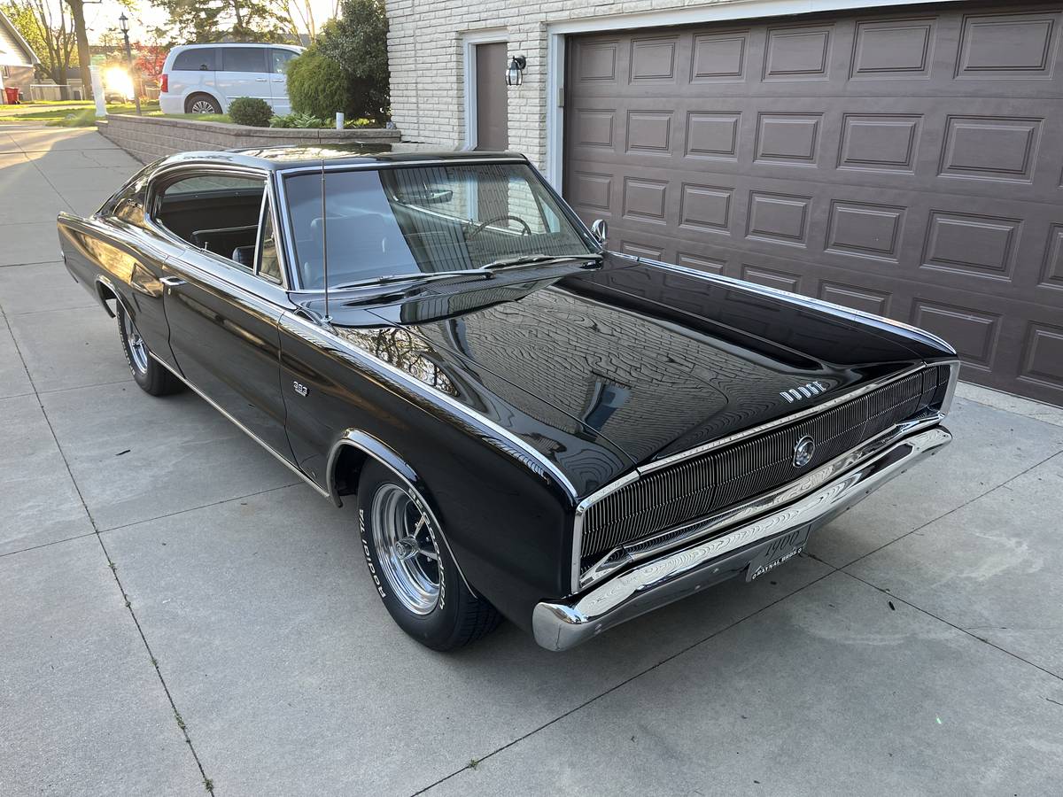 Dodge-Charger-1966-black-3