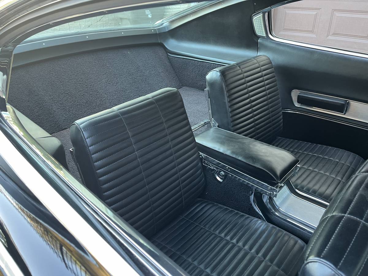 Dodge-Charger-1966-black-5