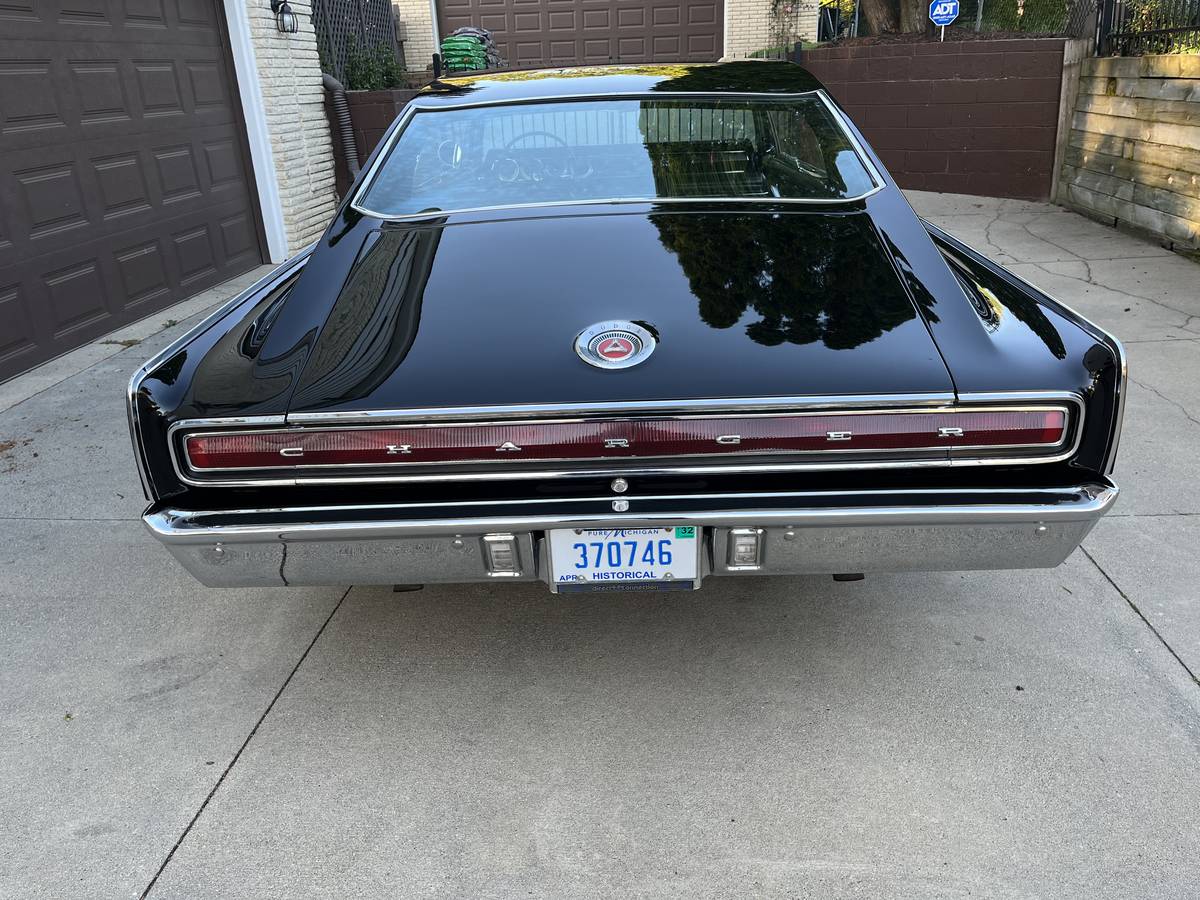 Dodge-Charger-1966-black-7