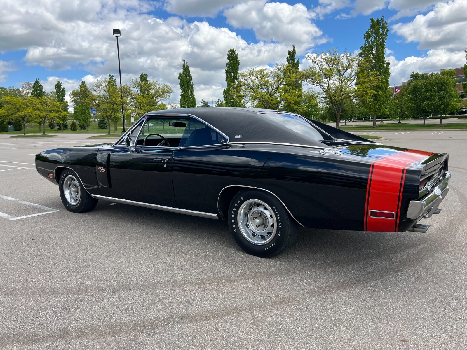 Dodge-Charger-1970-2