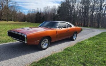 Dodge-Charger-1970-2