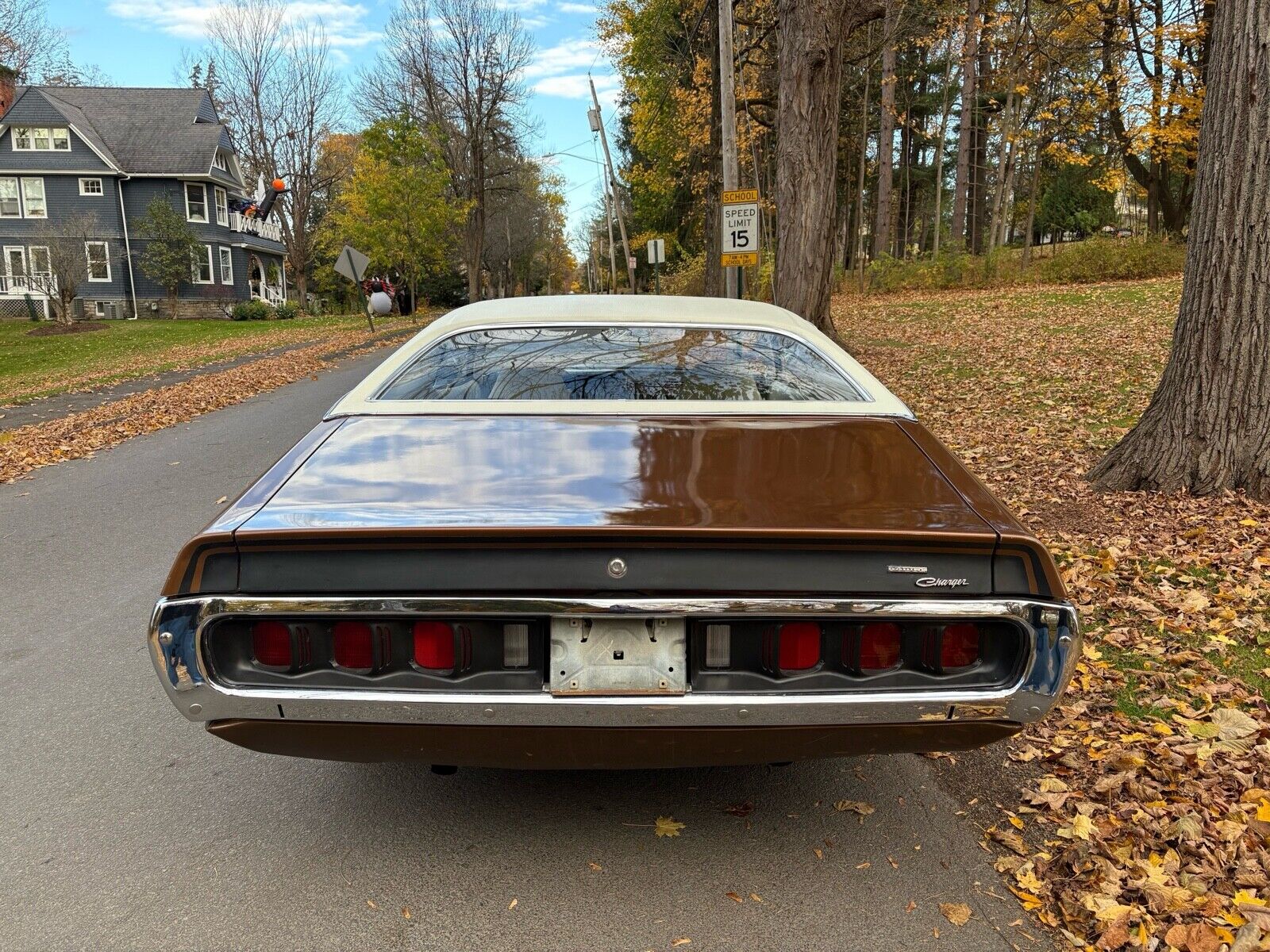 Dodge-Charger-1972-3