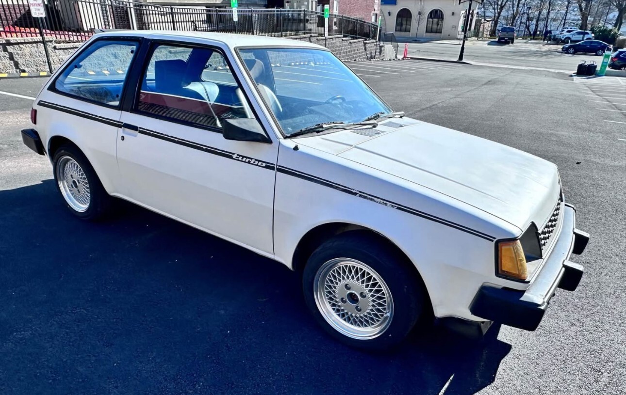 Dodge-Colt-1984-Hatchback-5