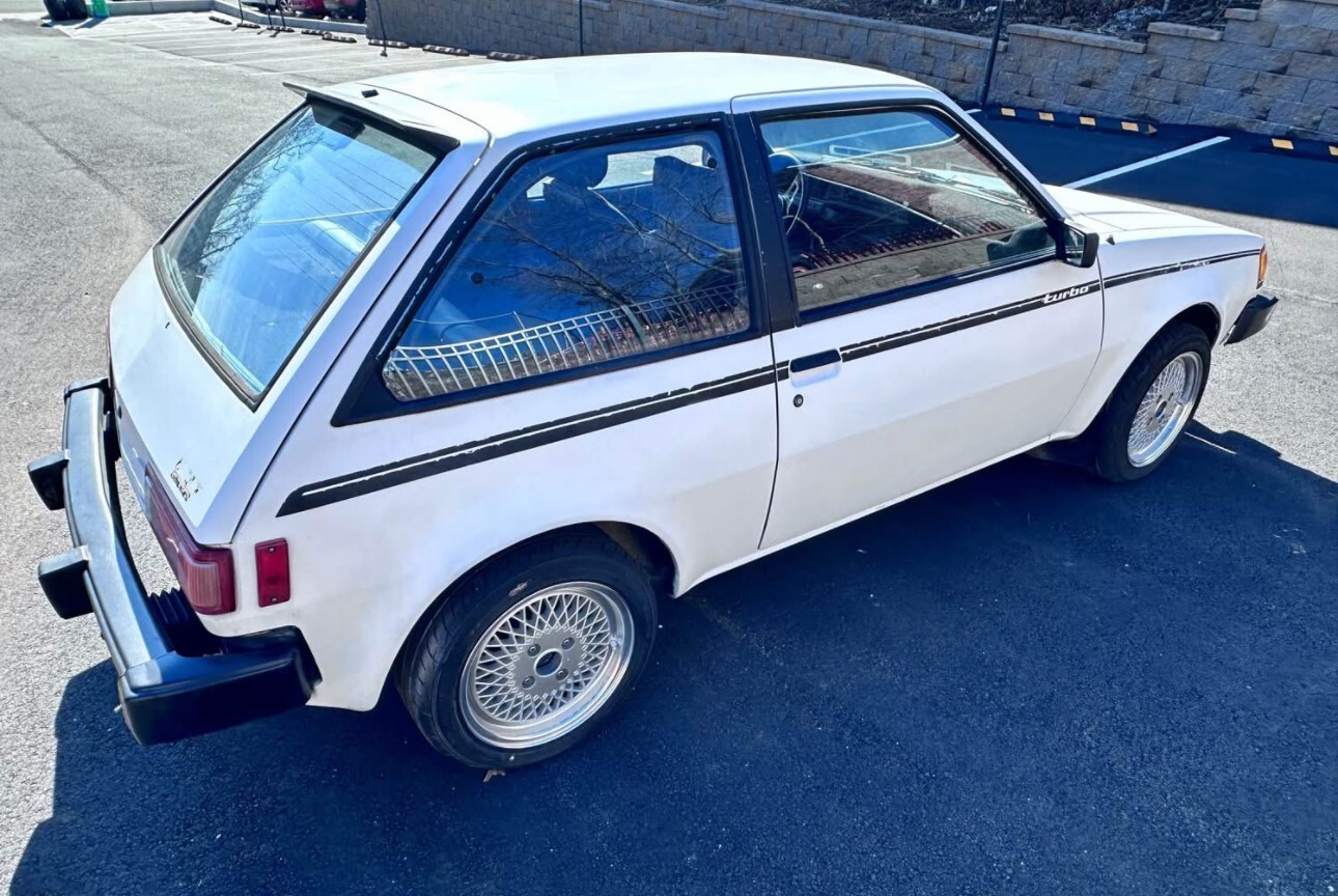 Dodge-Colt-1984-Hatchback-6