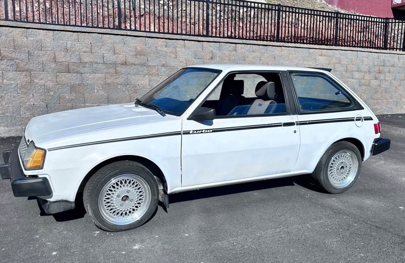 Dodge-Colt-1984-Hatchback-7