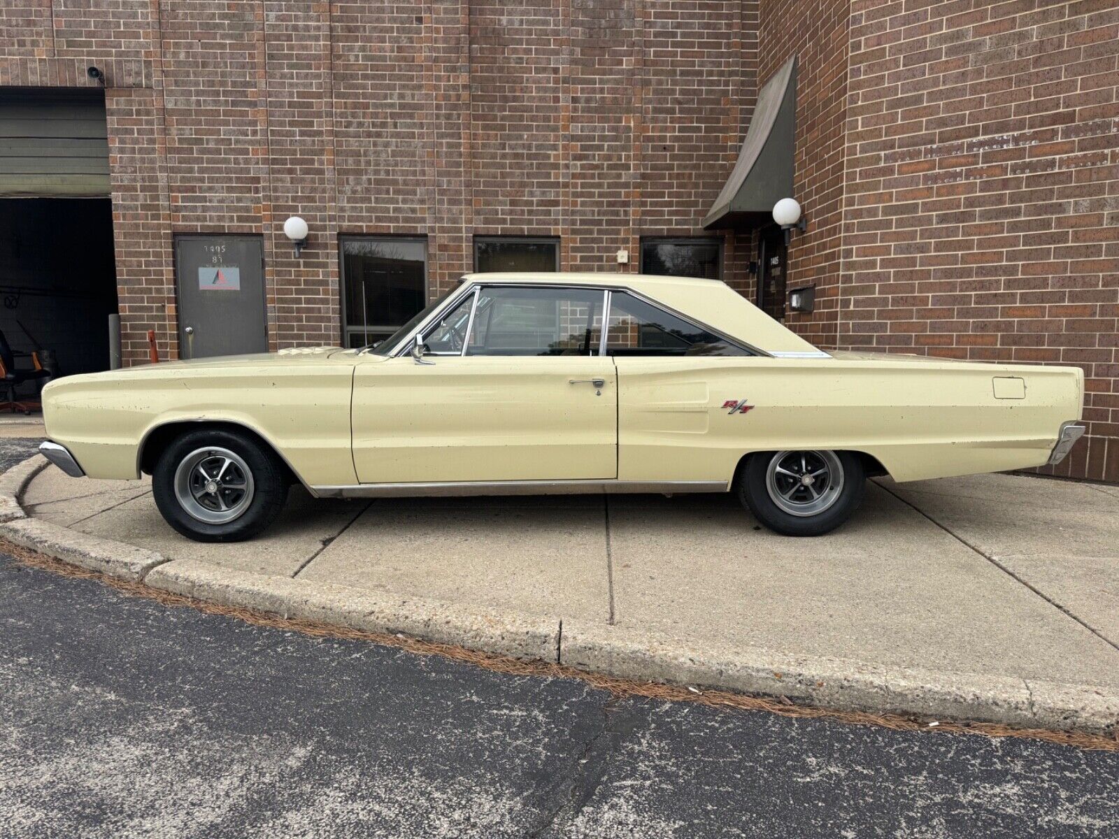 Dodge-Coronet-1967-Coupe-2