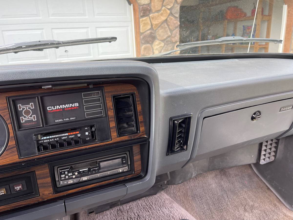 Dodge-Cummins-diesel-1993-white-10