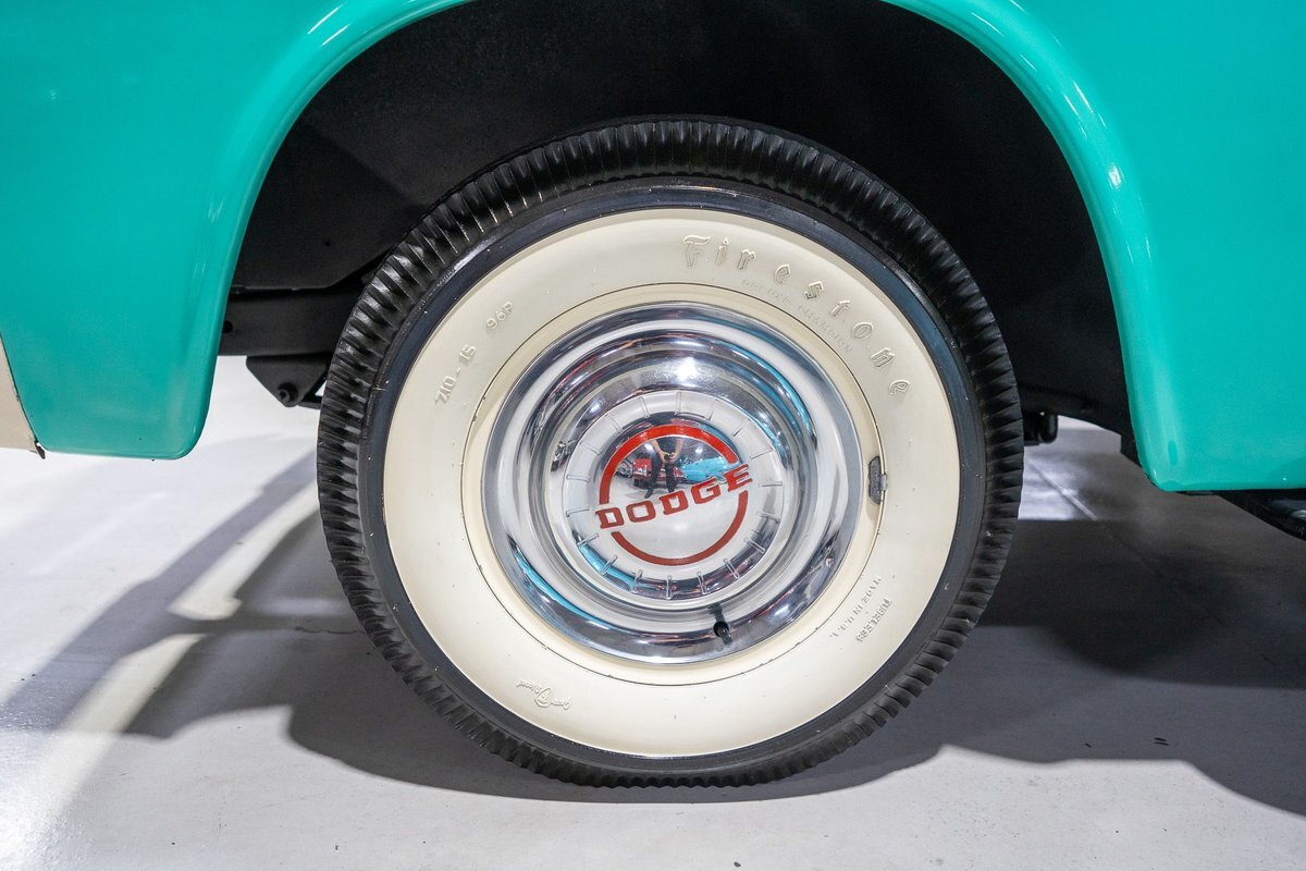 Dodge-D100-Sweptside-Pickup-1957-Pickup-Truck-21