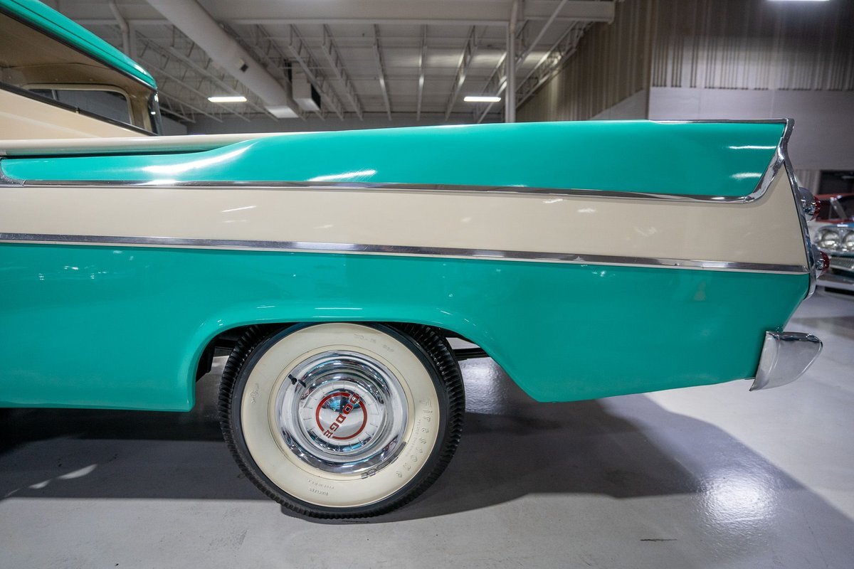 Dodge-D100-Sweptside-Pickup-1957-Pickup-Truck-22