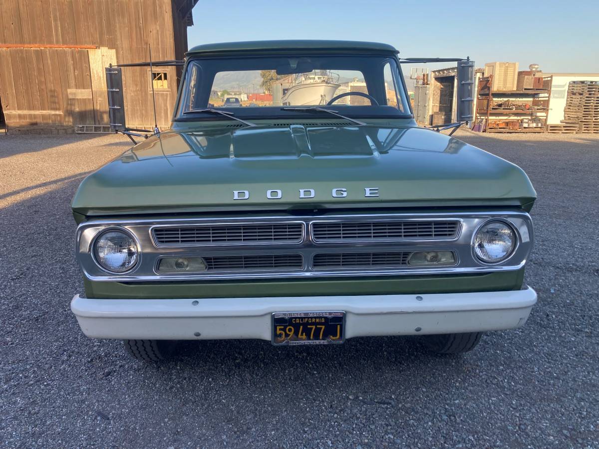 Dodge-D200-1971-green-19