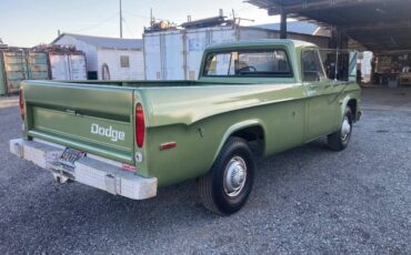 Dodge-D200-1971-green-4