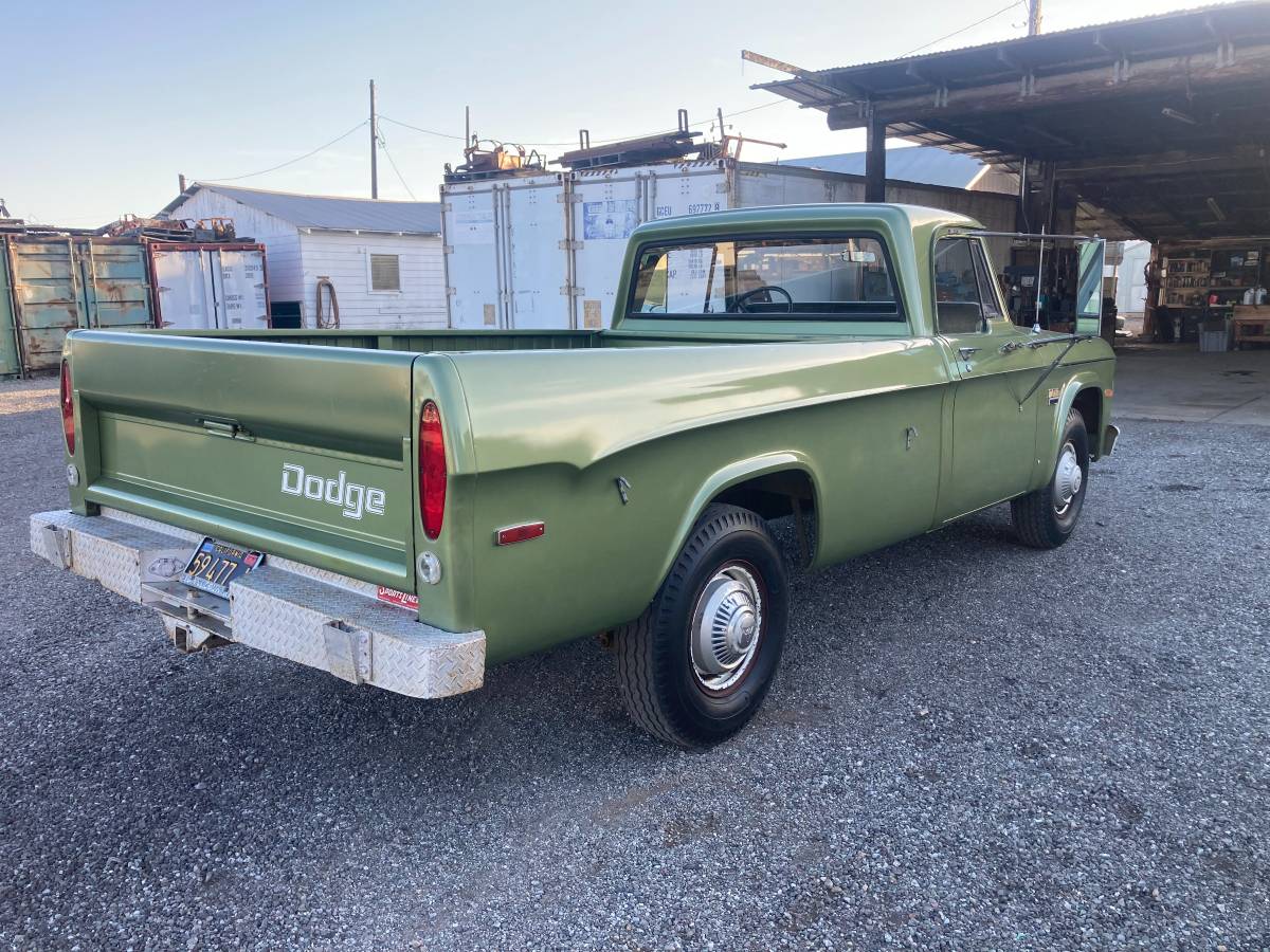 Dodge-D200-1971-green-4