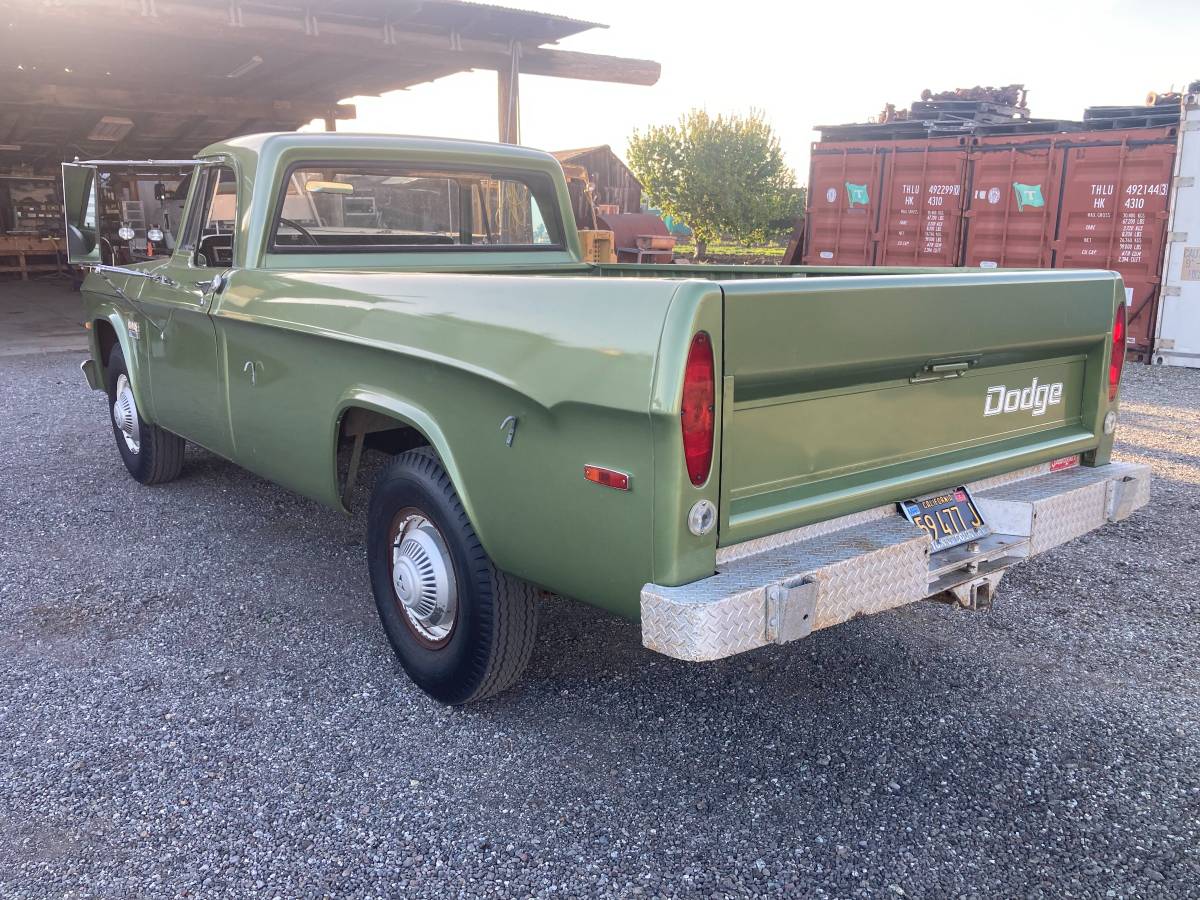 Dodge-D200-1971-green-6