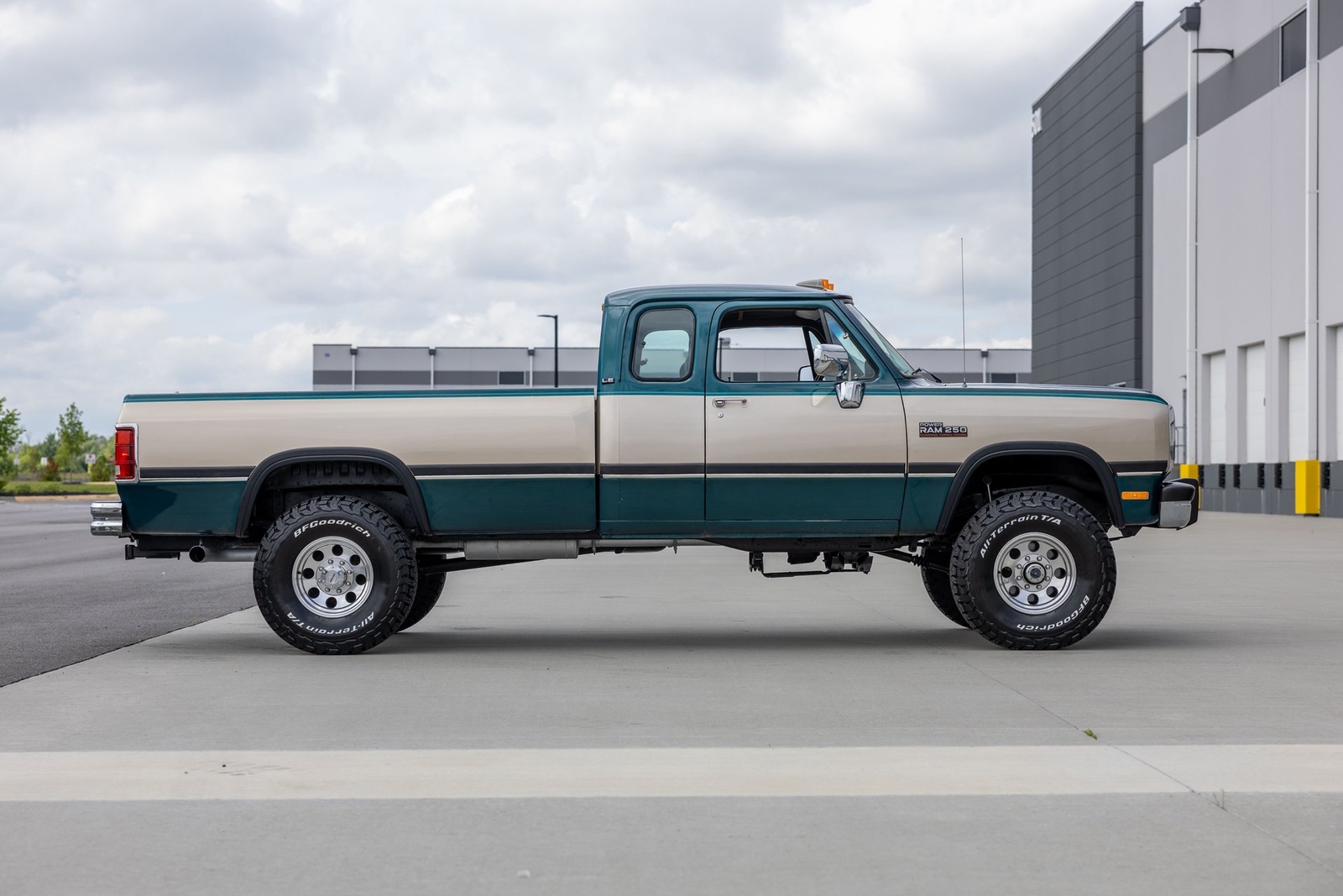 Dodge-D250-W250-1993-Pickup-Truck-13