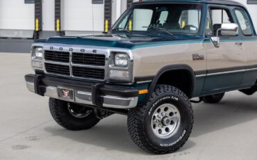Dodge-D250-W250-1993-Pickup-Truck-2