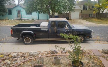 Dodge-D350-diesel-1992-black