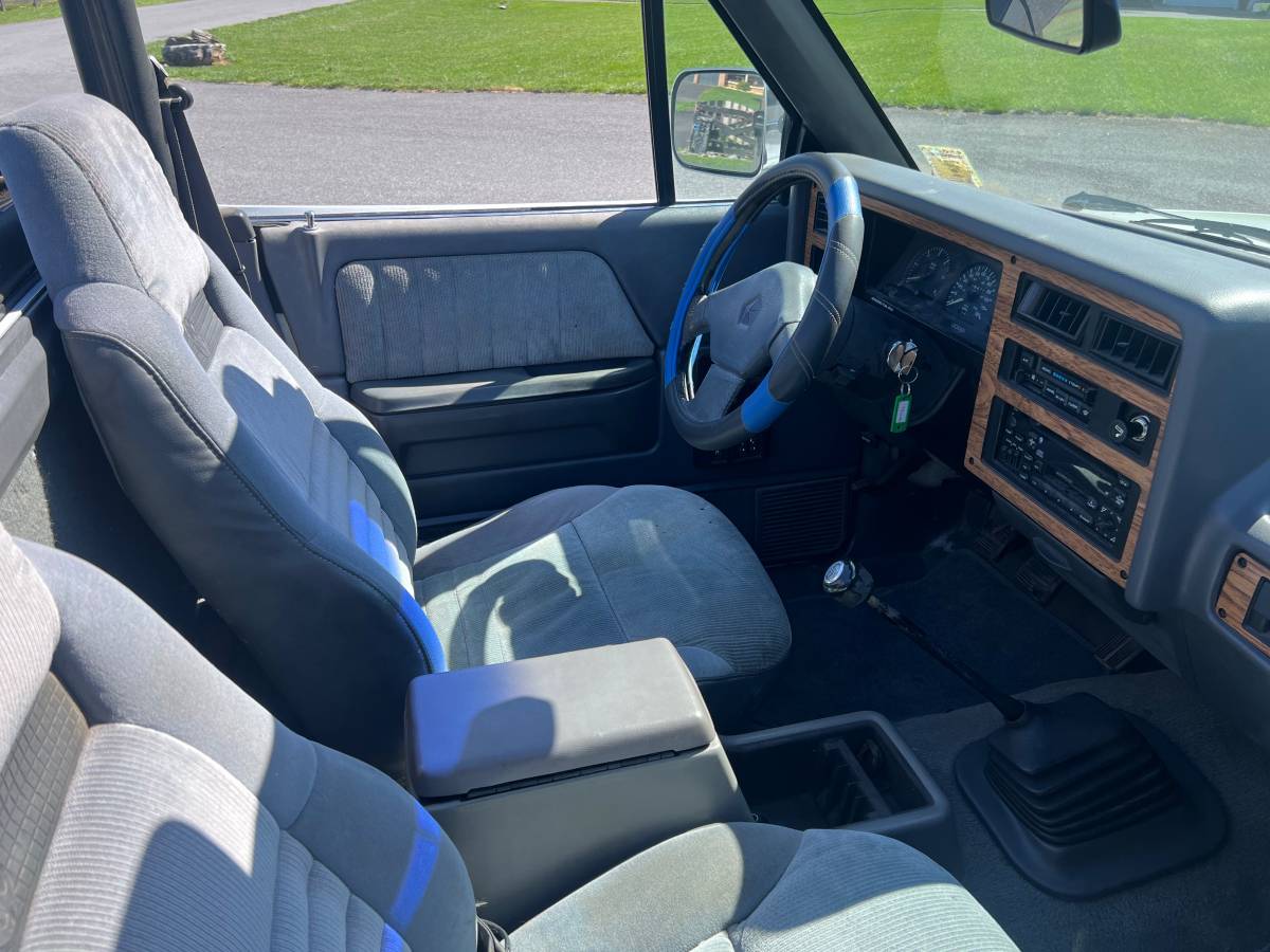 Dodge-Dakota-convertible-1990-white-12