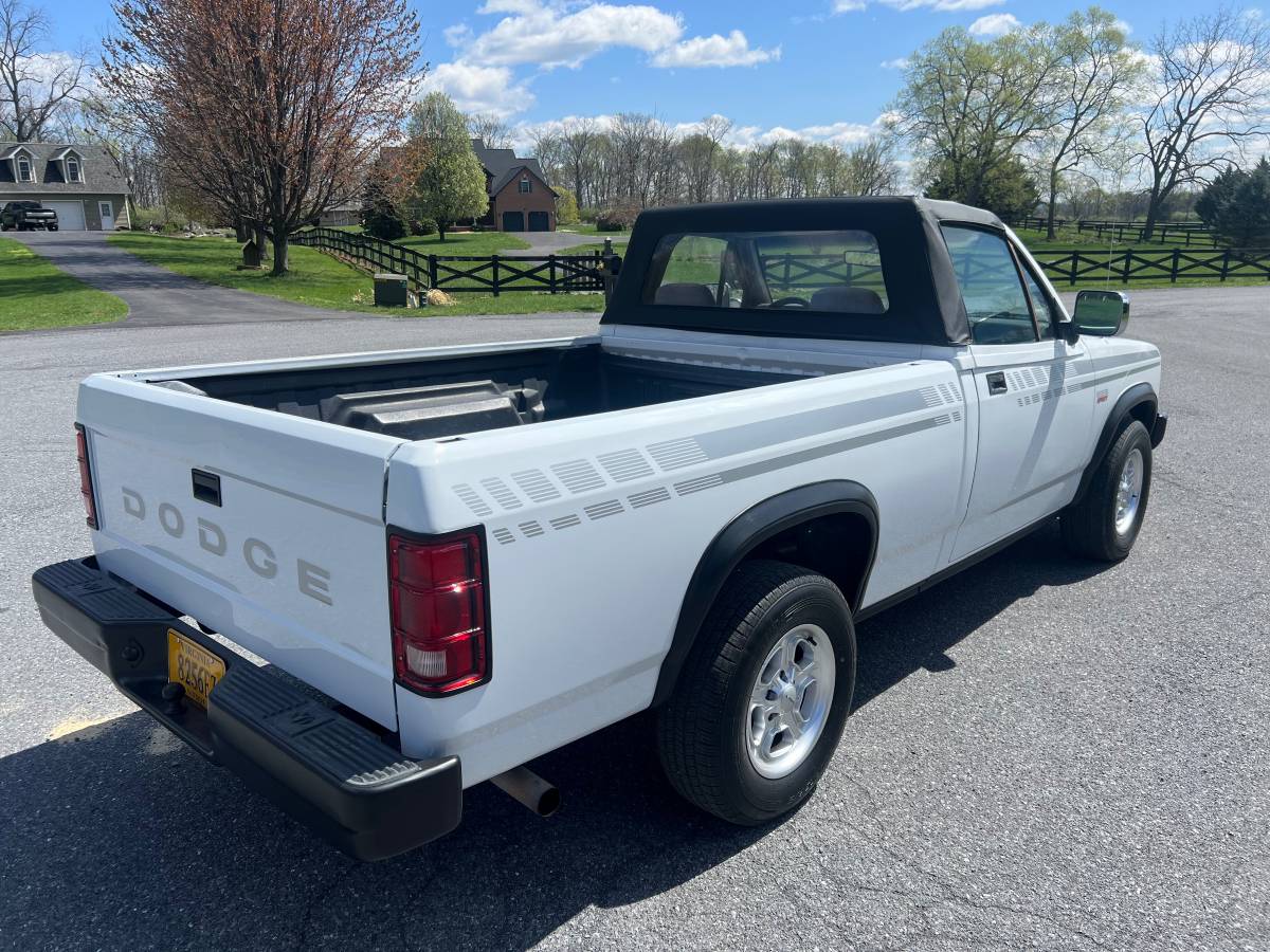 Dodge-Dakota-convertible-1990-white-6