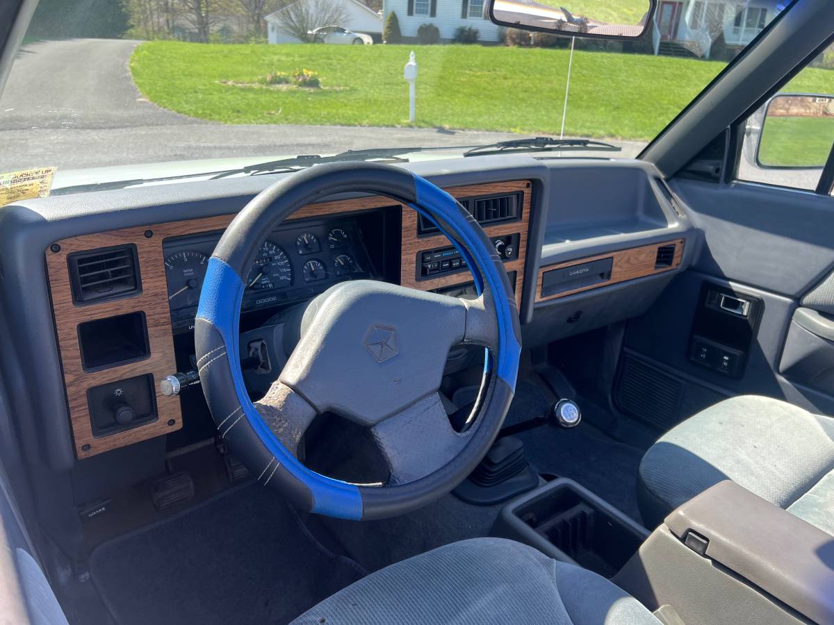 Dodge-Dakota-convertible-1990-white-9