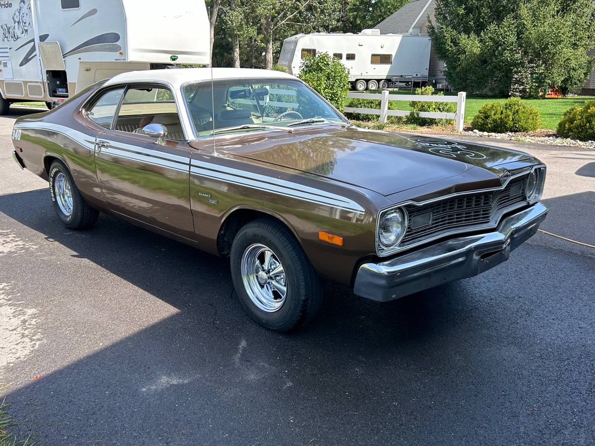Dodge-Dart-sport-1974-brown-1