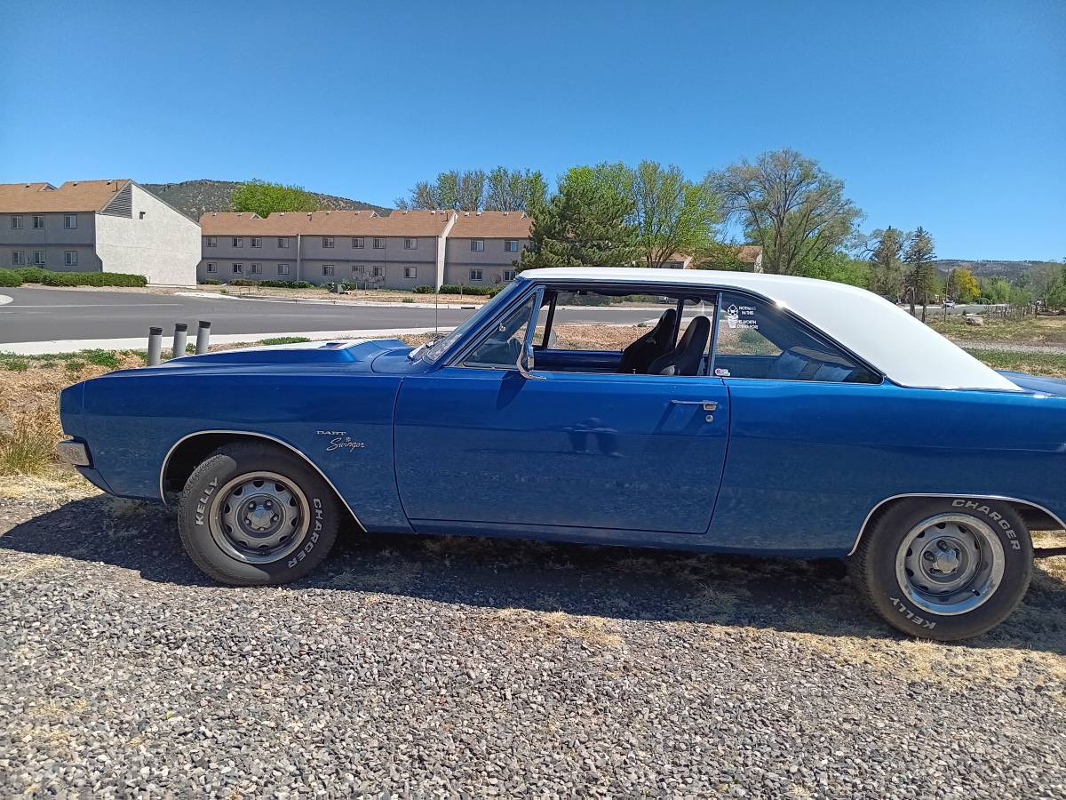 Dodge-Dart-swinger-1972-blue-1