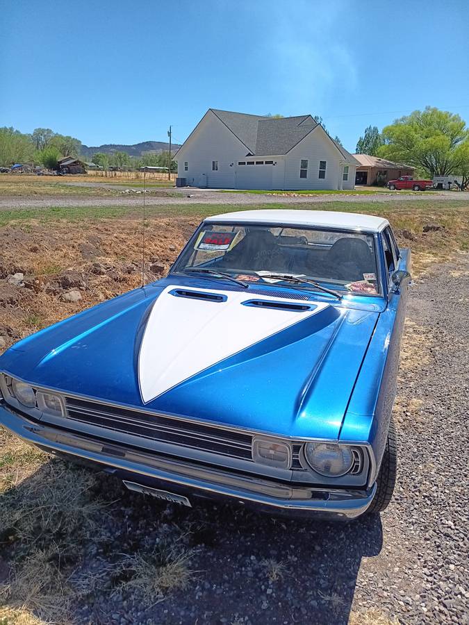 Dodge-Dart-swinger-1972-blue