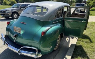 Dodge-Deluxe-1941-2