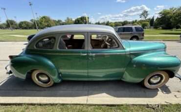 Dodge-Deluxe-1941-3