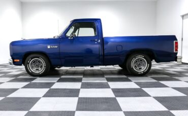 Dodge-Other-Pickups-1984-Pickup-Truck-3