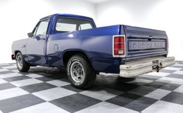 Dodge-Other-Pickups-1984-Pickup-Truck-4