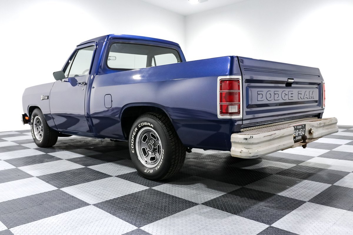 Dodge-Other-Pickups-1984-Pickup-Truck-4
