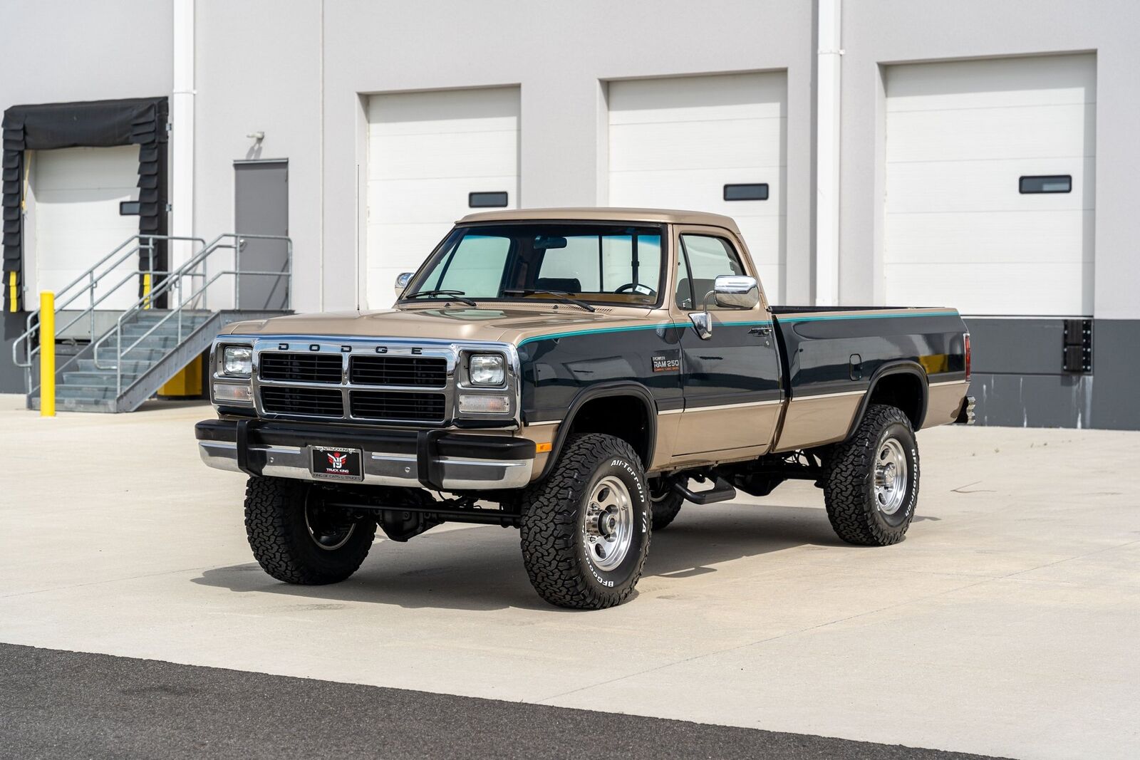 Dodge-Other-Pickups-1993-Pickup-Truck-2